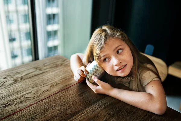 Little Girl Playing Can Phone — Φωτογραφία Αρχείου