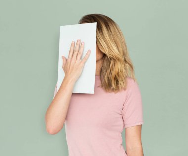 Kafkas Kadın Gülümseyen Portre Konsepti