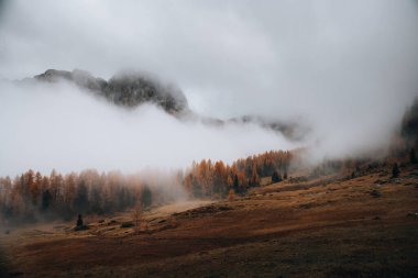 Sisin kapladığı Dolomitler Vadisi
