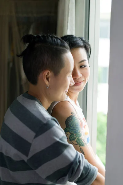Lesbisches Paar Verbringt Das Wochenende Zusammen — Stockfoto