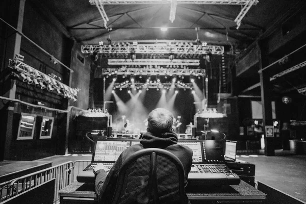 Ingeniero Sonido Prueba Sonido Concierto — Foto de Stock