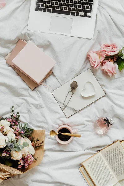 Laptop Notebooks Girls Bed — Stock Photo, Image