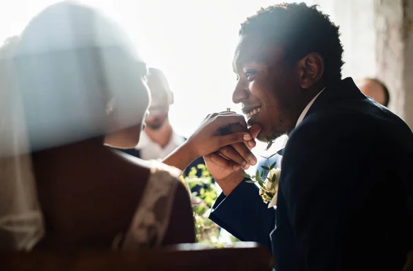 橋と新郎の結婚式の日 — ストック写真