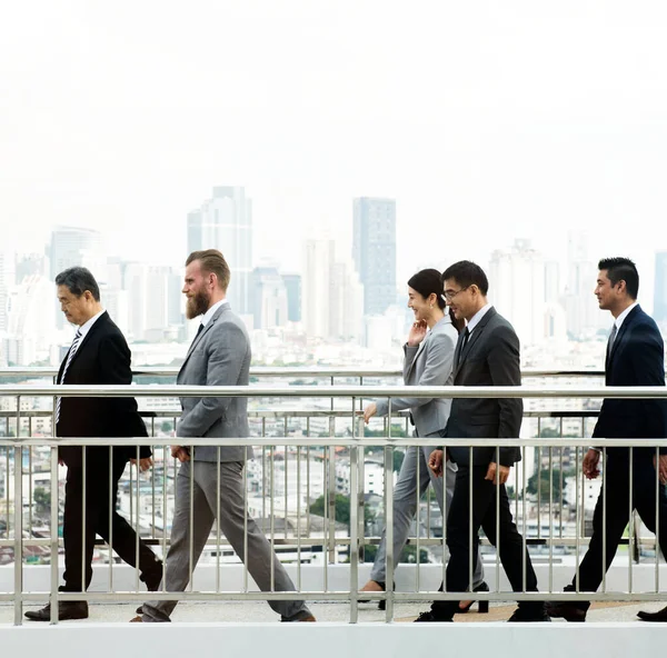 Gente Negocios Diversa Caminando Juntos Imagen De Stock