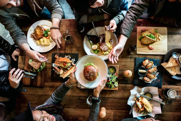 Group Friends Eating Together — Fotografia de Stock