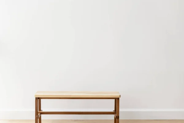 Wooden Bench White Wall — Stock Photo, Image