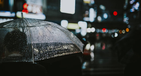 Man Walking Transparent Umbrella City Night — Stock Photo, Image