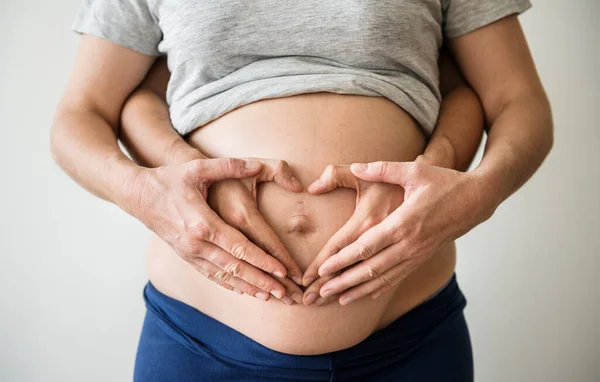 Kocası Olan Hamile Bir Kadın — Stok fotoğraf