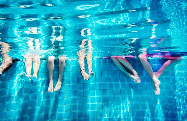 Groupe Personnes Jambes Sous Eau — Photo