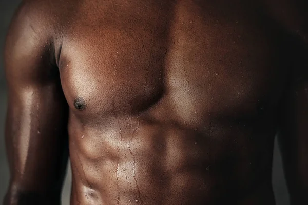 とてもフィット感と運動能力のある黒人男性 — ストック写真