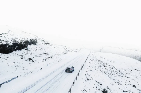 Vista Camino Campos Cubiertos Nieve —  Fotos de Stock