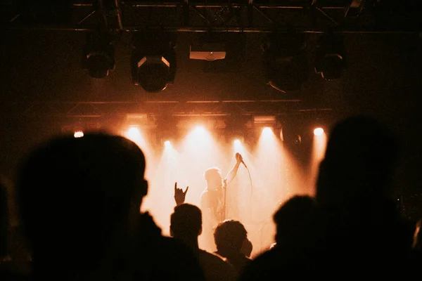 Banda Rock Tocando Pequeño Show Vivo — Foto de Stock