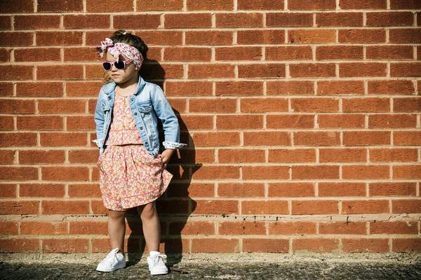 Adorabile Bambina Fashionista Street Style — Foto Stock