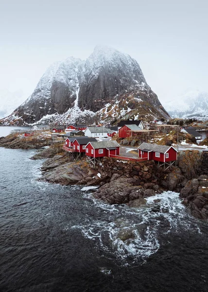 Röda Fiskestugor Hamnoy Norge — Stockfoto