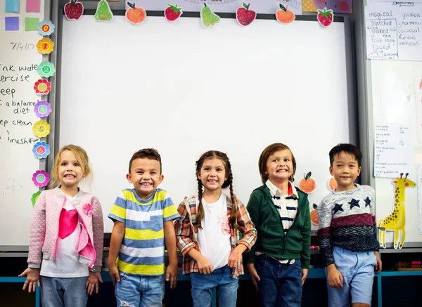 Niños Felices Escuela Primaria — Foto de Stock