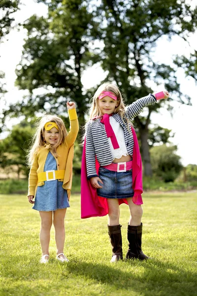 Barnen Superhjälte Dräkter — Stockfoto