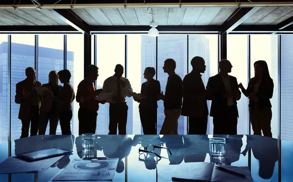 Grupo de Negócios Conversando em uma Reunião — Fotografia de Stock