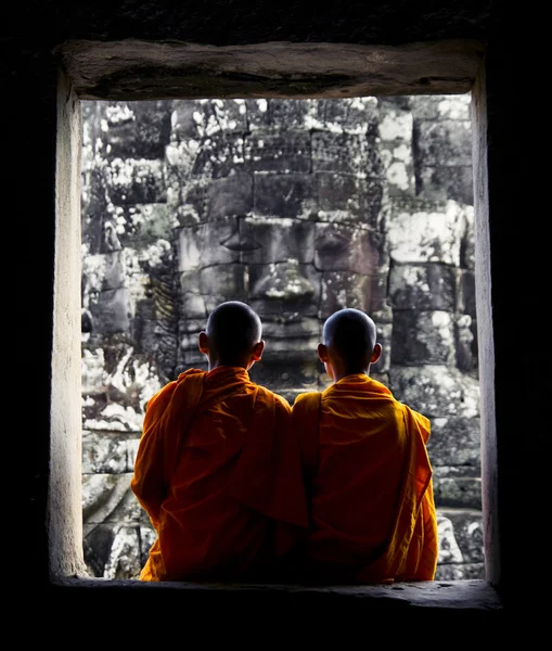 Contemplating Monks in Cambodia — Stock Photo, Image