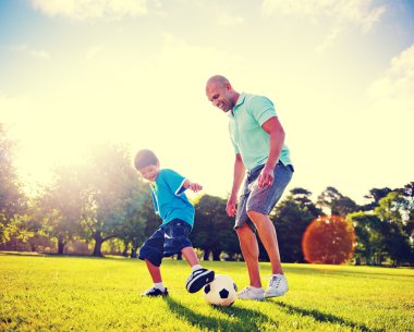 Çocuğun babası futbol oynamak