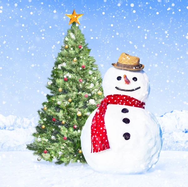 Snowman with christmas tree — Stock Photo, Image