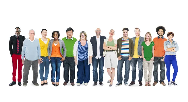 Gruppe multiethnisch unterschiedlicher Menschen — Stockfoto