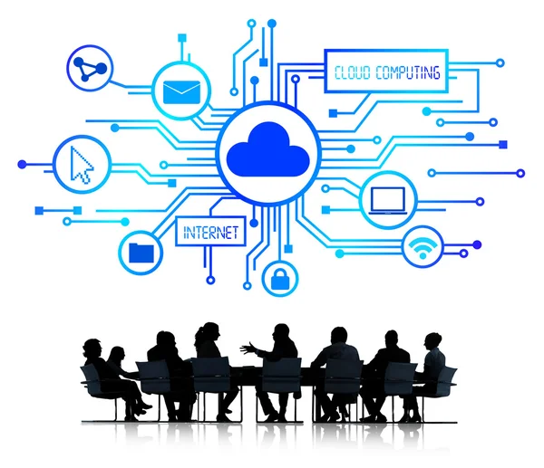 Mensen uit het bedrijfsleven over Cloud Computing — Stockfoto