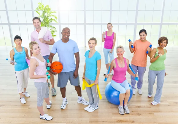 Gezonde mensen in Fitness — Stockfoto