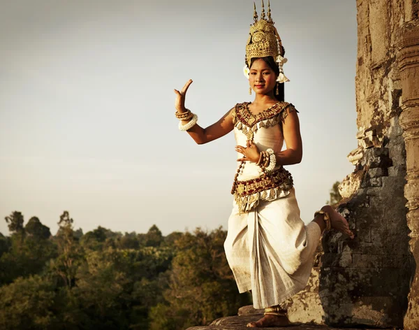 Aspara dansare vid Angkor Wat — Stockfoto