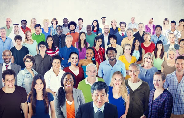 Grande grupo de pessoas multiétnicas — Fotografia de Stock