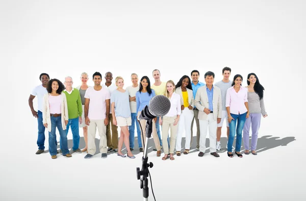 Multi-etnische groep van mensen — Stockfoto