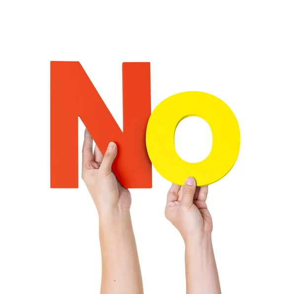 Две руки, держащие слово "нет" — стоковое фото