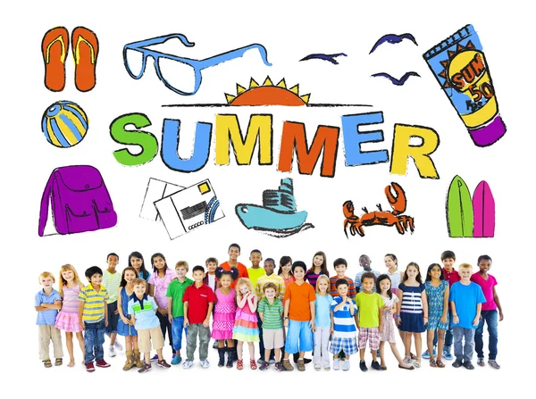 Multi-etnische groep van kinderen met zomer Concept — Stockfoto