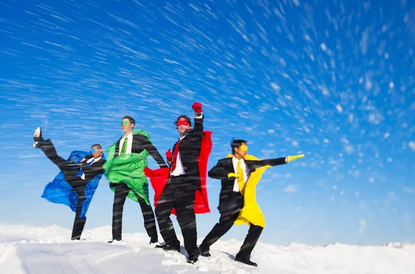 超级英雄团队的雪 — 图库照片
