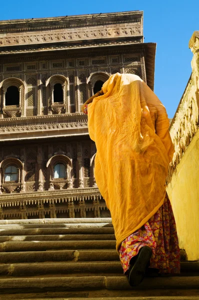 Hindu lady in Mehrangarh Fort — Stock Photo, Image
