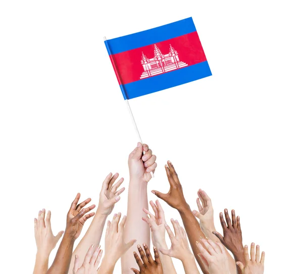 Mensen bedrijf vlag van Cambodja — Stockfoto