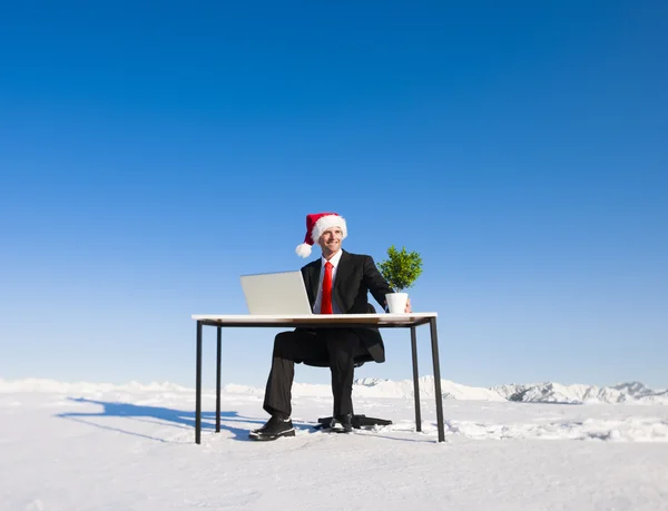 Affärsman som arbetar på vintern — Stockfoto