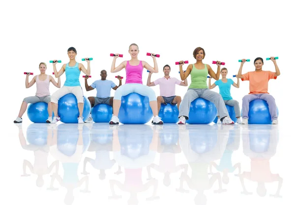 Gesunde Menschen in Fitness — Stockfoto