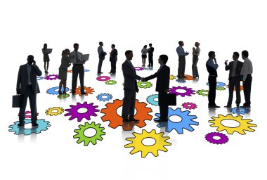 Grup Multi-C üzerinde duran meşgul iş insan siluetleri