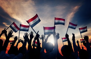 Irak'ın flas sallayarak insanlar