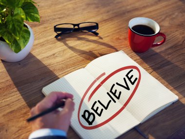 Not Defteri ile adam