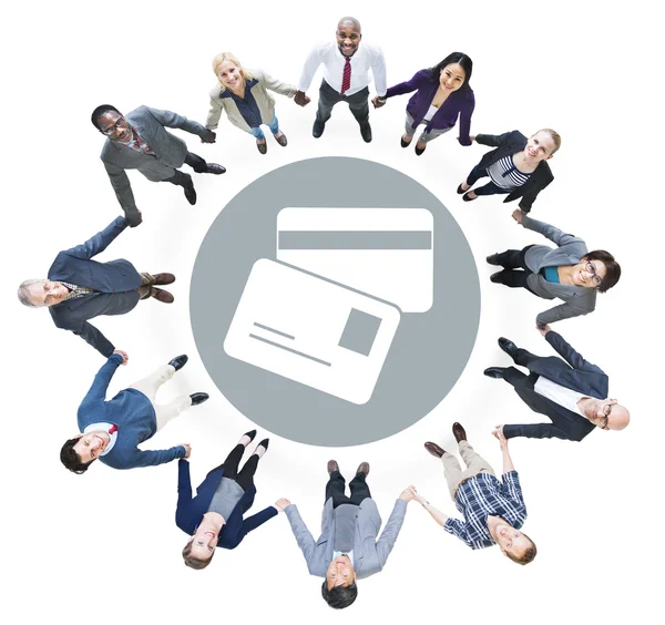 Mensen uit het bedrijfsleven met creditcard symbool — Stockfoto