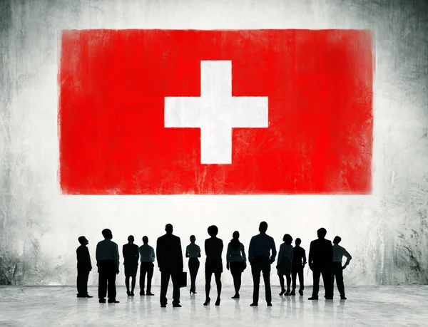 Ελβετία σημαία και επιχειρηματική τους ανθρώπους — Φωτογραφία Αρχείου