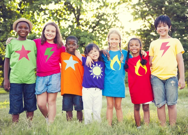 Superhelden kinderen — Stockfoto