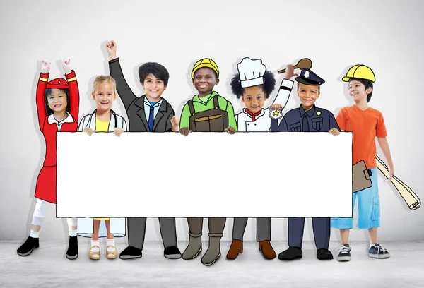 Kinderen dragen toekomst baan uniformen — Stockfoto