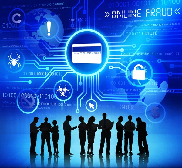 Pessoas discutindo sobre fraude online — Fotografia de Stock