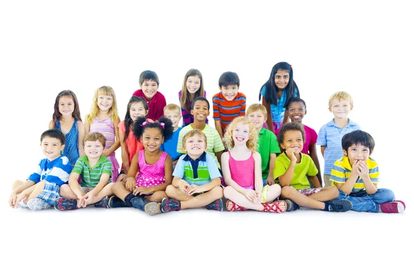 Multi-etnische groep van kinderen — Stockfoto