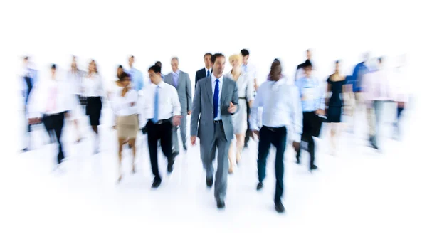 Mensen uit het bedrijfsleven lopen — Stockfoto