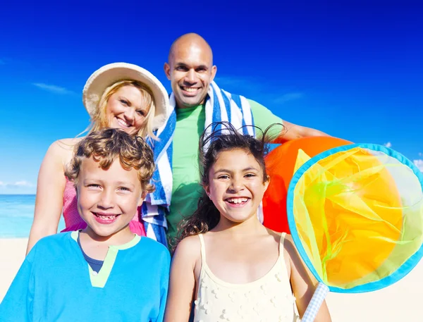 Famiglia in vacanza — Foto Stock