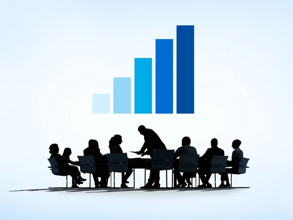 Zakelijke bijeenkomst met blauwe grafiek — Stockfoto