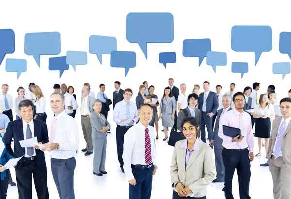 Mullti-grupo étnico de personas de negocios con caja de chat azul —  Fotos de Stock